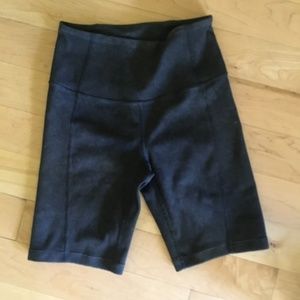 Zella Snow Wash Ribbed Bike Shorts  in Small